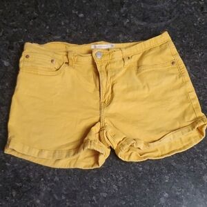 Levi's Mid Length Yellow Jean Shorts SIZE 30